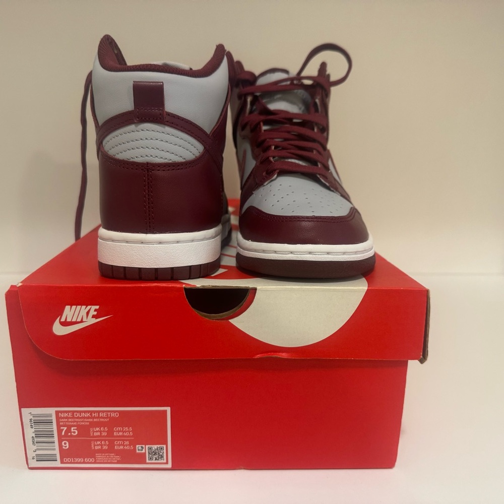 *NIB* NIKE DUNK HI RETRO DARK BEETROOT - M 7.5 / W 9 US - Picture 5 of 7